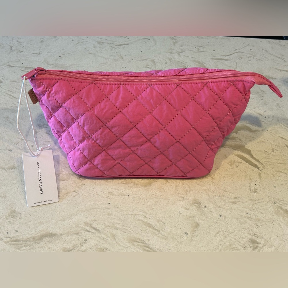 Ela x Jillian Harris - Cosmetic Case in pizzazz pink